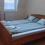 Laszlo -